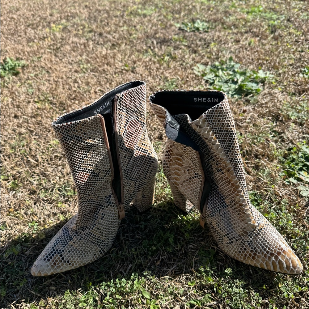 SHEIN Snake Print Ankle Booties - Tan and Black Size 8.5 (39) Pointed Toe 4”Heel